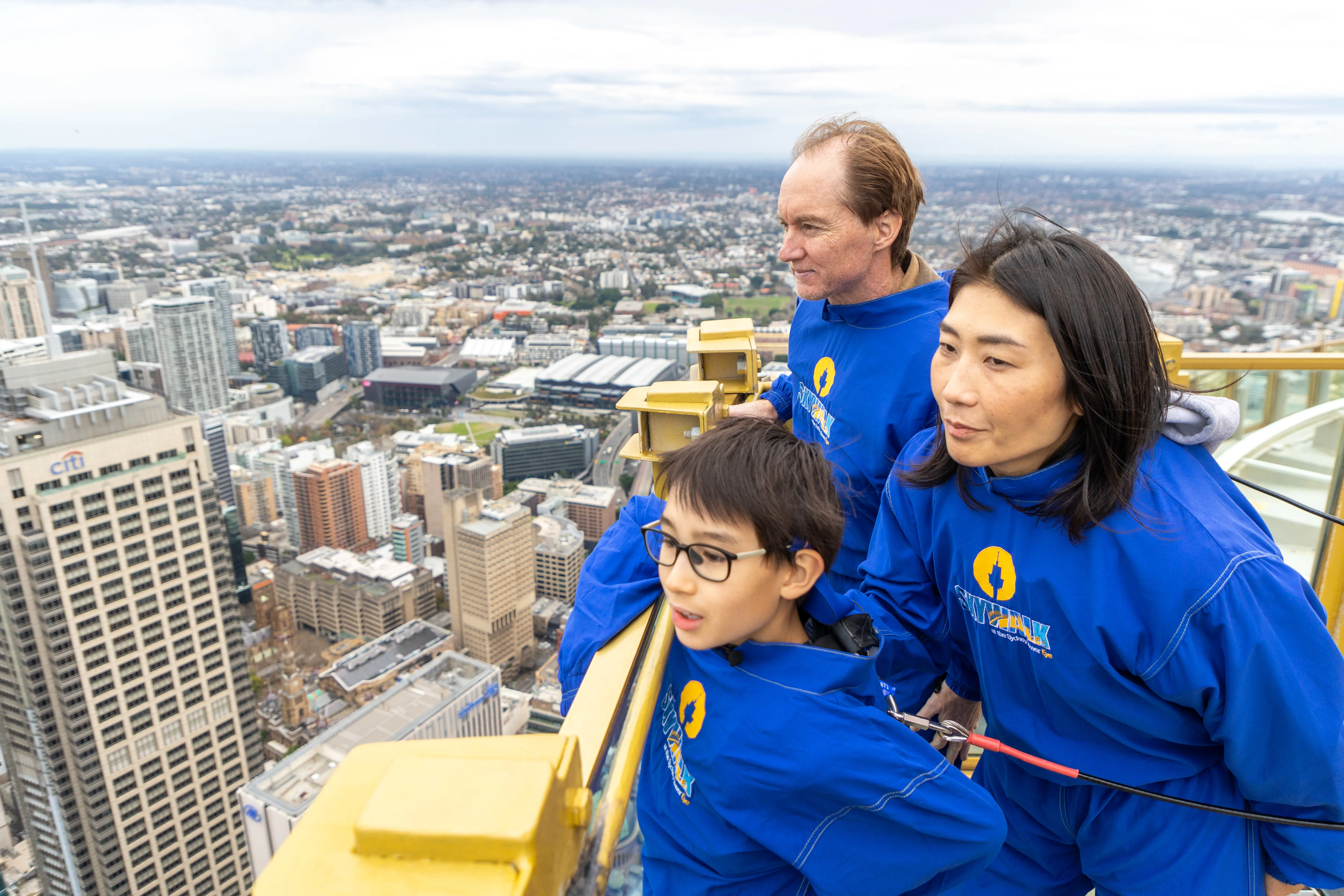 Arato And Family Enjoy SKYWALK