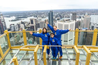 Arato And Family Enjoy SKYWALK 4