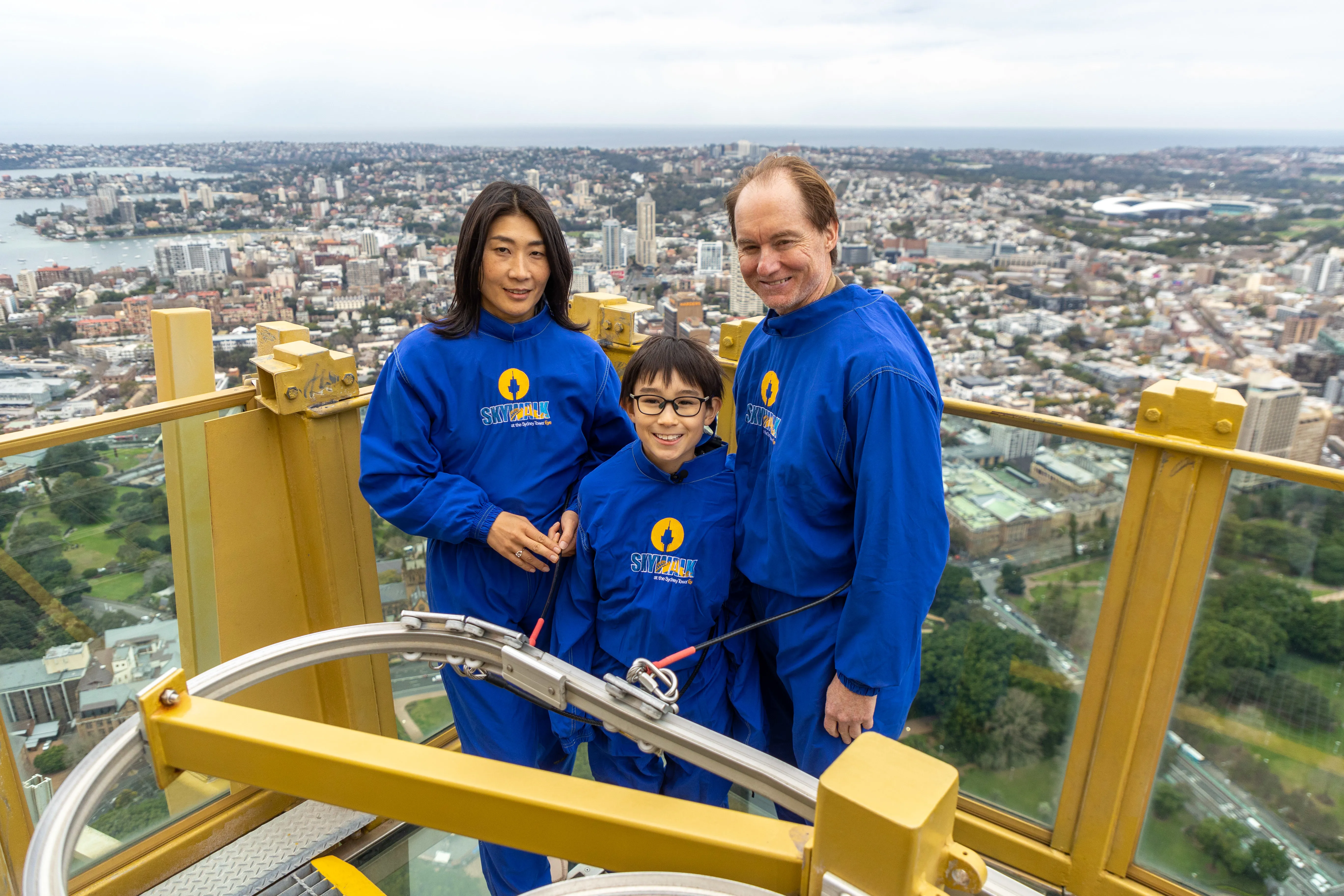 Arato And Family Enjoy SKYWALK 2